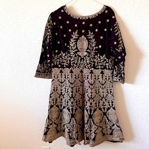 Women's Burgundy and Gold Suit - Picture 2 of 11